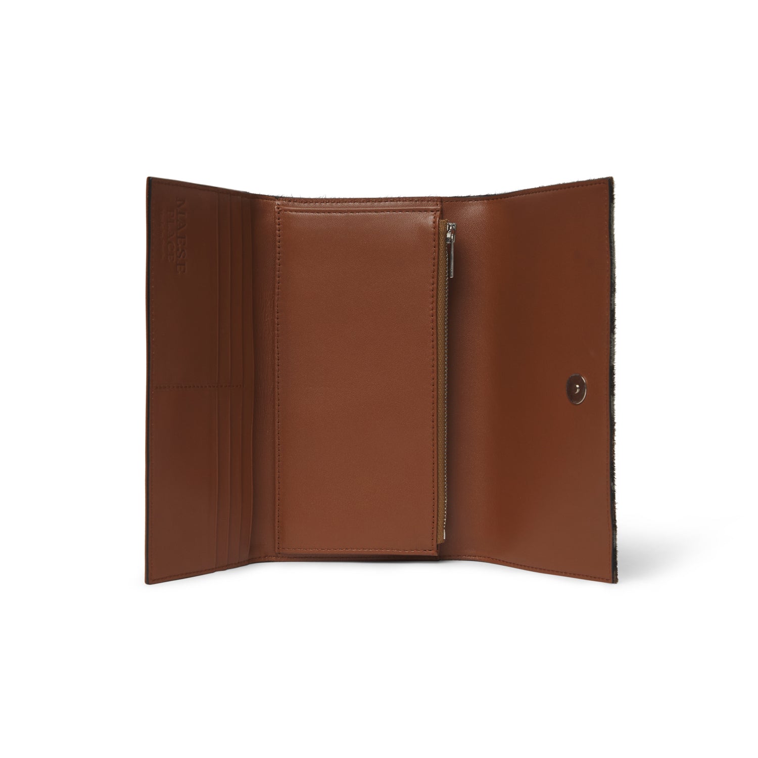 Cartera exclusiva en piel con estampado animal, artesanía española de alta gama para mujer elegante.