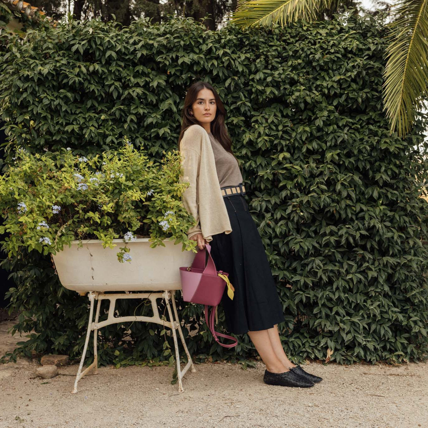 Bolso RODA DEGAS  de piel con asa reversible y contraste de dos tonos, Made in Spain.