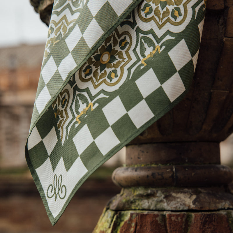 Seville Green Handkerchief detalle