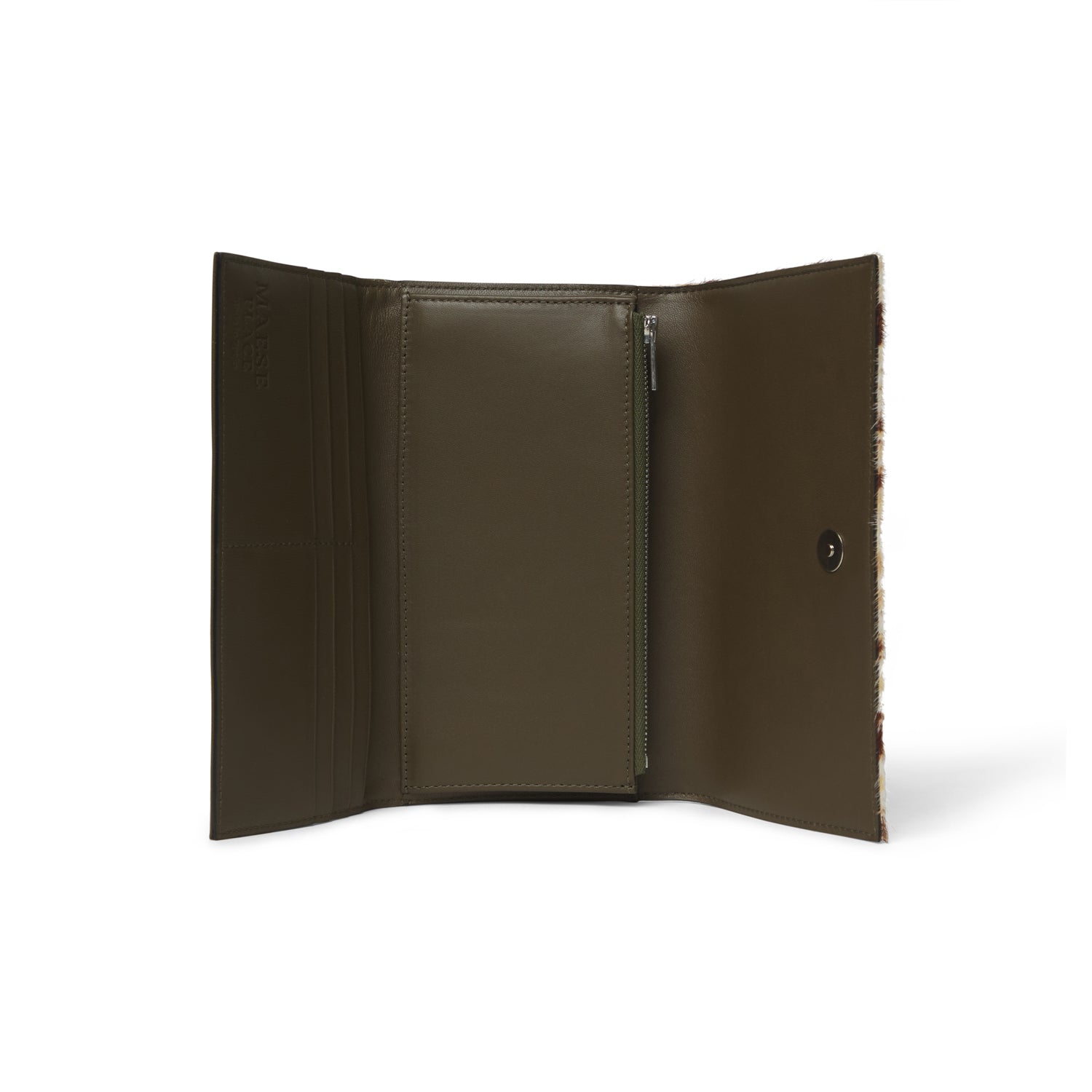 Cartera artesanal de piel, fabricada en España. Diseño sofisticado, práctico y seguro, ideal para el día a día o ocasiones especiales.